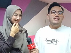 Desy Ratnasari dan Nassar Nikmati Pro Kontra Kedekatan Mereka