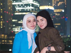 4 Tutorial Hijab Pashmina Instan ala Lesti Kejora dan Shandy Purnamasari