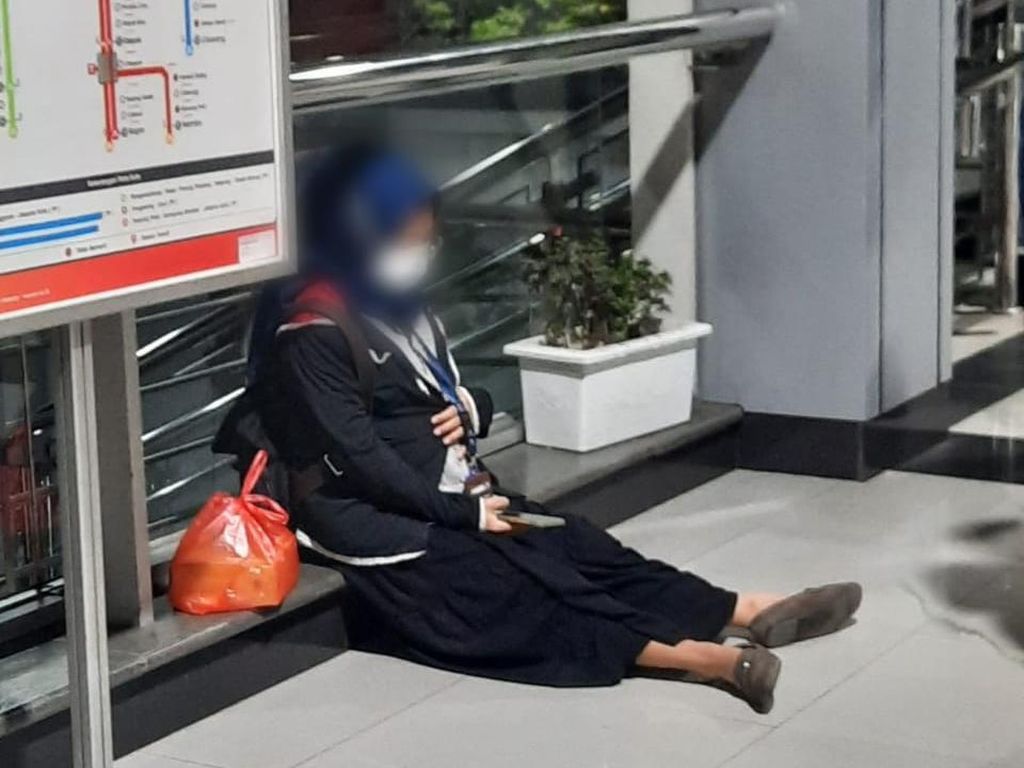 Eskalator Mati di Stasiun Cakung Bikin Bumil Kelelahan, KAI Minta Maaf