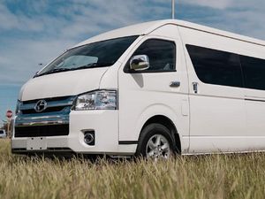 Begini Tampang Toyota HiAce Versi KW