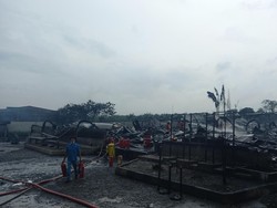 Tiga Jam Berlalu, Kebakaran Pabrik Tiner di Tangerang Padam