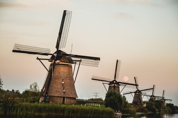 Sebelum menjadi Belanda, negara tersebut disebut sebagai Holland.