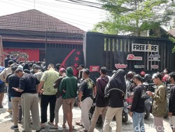 Penjualan Tiket Laga Pembuka Piala Presiden di Solo Diserbu Suporter