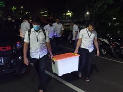 Polisi Geledah Rumah Pimpinan Khilafatul Muslimin Abdul Qadir Baraja!