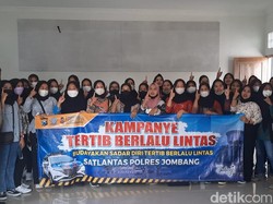 Kolaborasi Polisi-Korban Laka Kampanyekan Tertib Berlalu Lintas di Jombang