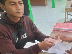 Kisah Warga Galang Dana demi Lunasi-Larang Rentenir Beroperasi di Kampungnya