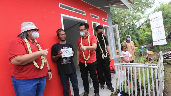 Program Desa Maju Prudential Bantu Warga Desa Tanjung Anom