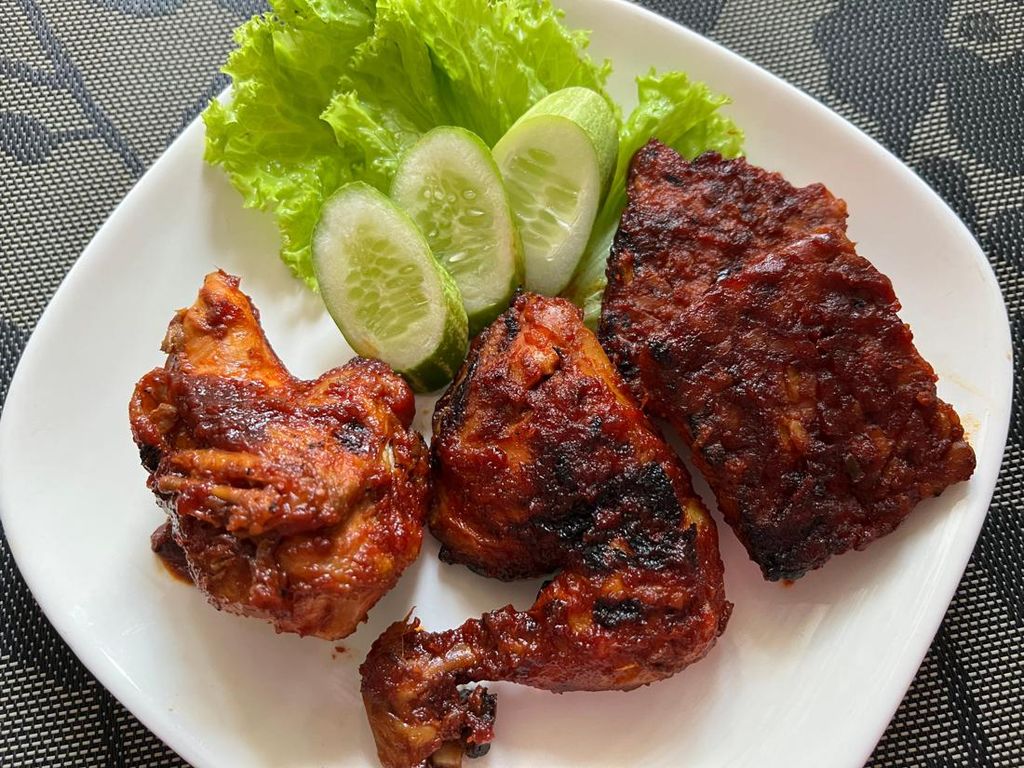 5 Resep Ayam Bakar Pedas Manis, Cocok untuk Lauk Nasi Hangat