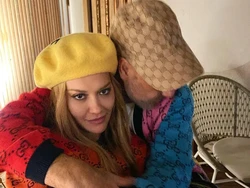 Congrats! Rita Ora dan Sutradara Taika Waititi Resmi Tunangan