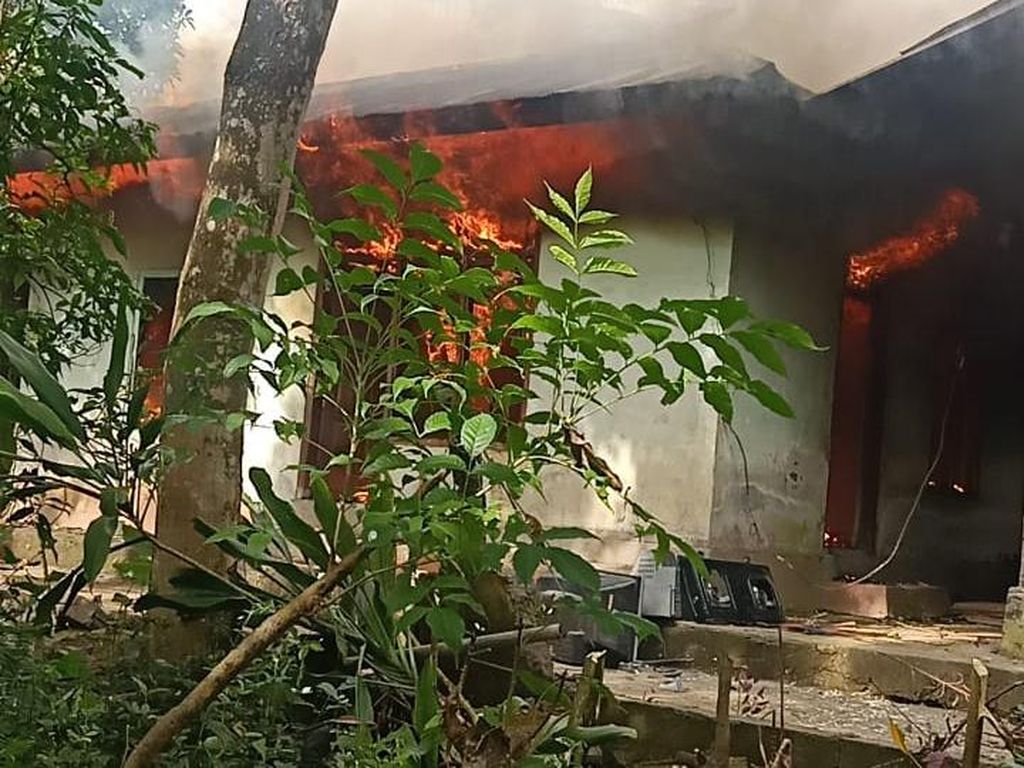 Penyidik Tetapkan 4 Tersangka Kasus Pembakaran Rumah di Buleleng