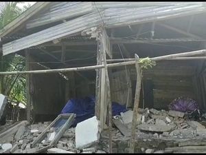 70 Rumah Warga Dilaporkan Rusak Akibat Gempa Mamuju M 5,8 70 Rumah Warga Dilaporkan Rusak Akibat Gempa Mamuju M 5,8