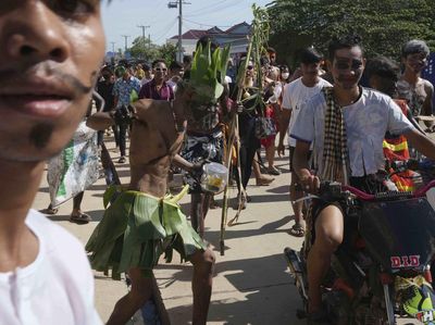 Lebih Dekat dengan Ritual Minta Hujan Ala Kamboja, Nih Foto-fotonya