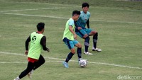 Sebagai informasi, Piala Presiden 2022 sendiri diikuti 18 klub peserta Liga 1 musim 2022/2023 yang dibagi empat grup. Klub-klub ini akan saling berhadapan dengan sistem round robin. Berdasarkan regulasi yang dikeluarkan PSSI, dua tim dari masing-masing grup akan lolos ke babak perempat final.