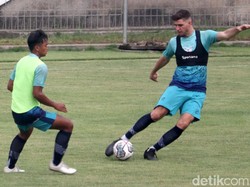 Persib Waspadai Algojo Bola Mati Bhayangkara FC