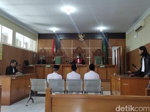 Sidang Vonis Trio Jenderal NII Garut Kembali Ditunda Sidang Vonis Trio Jenderal NII Garut Kembali Ditunda