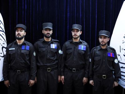 Taliban Kenalkan Seragam Baru Polisi Afghanistan