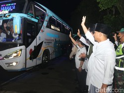 Tangis Haru Warnai Keberangkatan 192 Calon Jemaah Haji Trenggalek