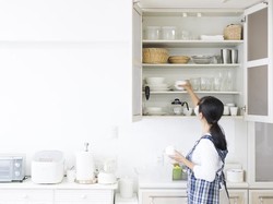 Jangan Taruh Sembarangan, 4 Tips Simpan Barang Biar Rumah Makin Rapi