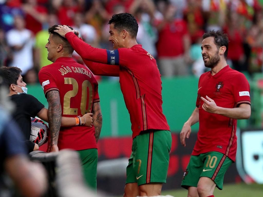 Portugal Tundukkan Ceko 2-0