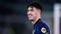 Satu lagi bek tengah Inter yang jadi incaran klub-klub lain, yakni Alessandro Bastoni. Kabarnya, Tottenham Hotspur dan Manchester United meminati pemain berusia 23 tahun itu (Getty Images)