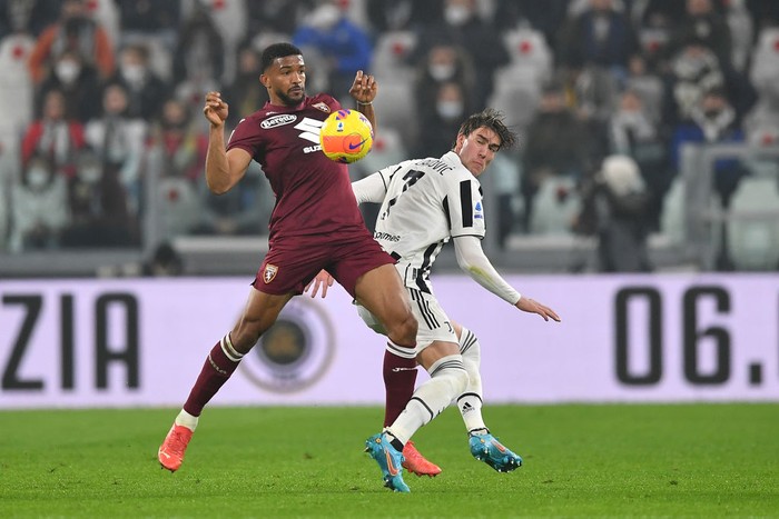 5 Bek Tengah di Rumor Transer Bursa Transfer Musim Panas TURIN, ITALY - 2022/05/07: Kalidou Koulibaly of SSC Napoli in action during the Serie A 2021/22 football match between Torino FC vs SSC Napoli at Stadio Olimpico Grande Torino. (Final score; Torino FC 0 - 1 SSC Napoli). (Photo by Fabrizio Carabelli/SOPA Images/LightRocket via Getty Images)