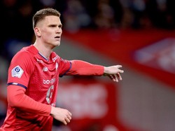 Sven Botman, bek tengah Lille yang berusia 22 tahun ini diminati banyak klub. AC Milan, Newcastle United, MU, dan Tottenham mengincarnya! (Getty Images)