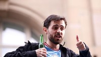 3. BERNARDO SILVA. Dalam beberapa waktu terakhir, ini adalah potensi transfer yang amat santer dibahas. Si pemain minat ke Barca, tapi Manchester City kabarnya cuma bersedia melepasnya di harga 100 juta euro.Foto: Getty Images/Charlotte Tattersall