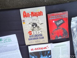 Polisi Temukan Buku ISIS saat Tangkap Pimpinan Khilafatul Muslimin