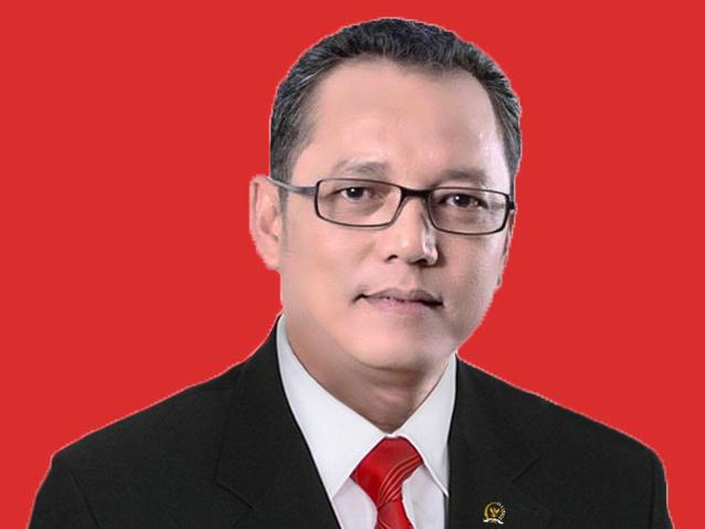 Anggota DPR F-PDIP Minta Luhut Jangan Mudah Baper!