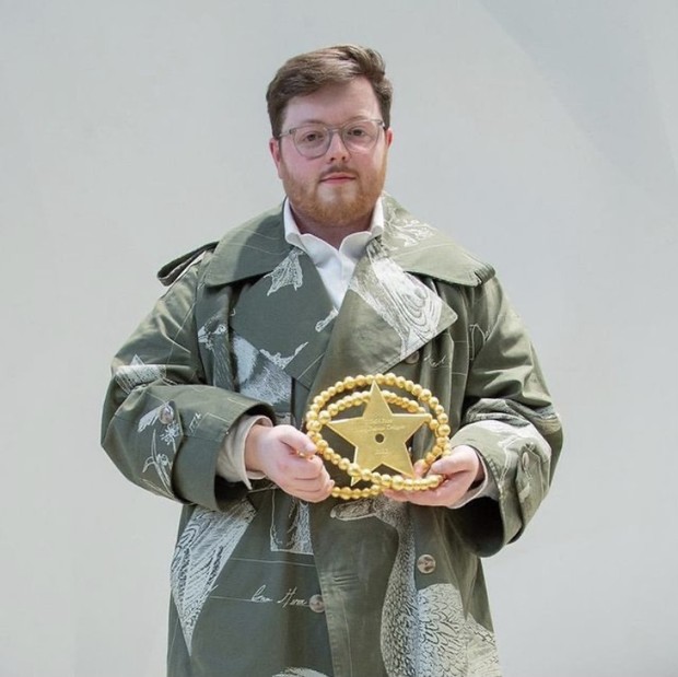 Steven Stokey-Daley memenangkan penghargaan LVMH Prize 2022/