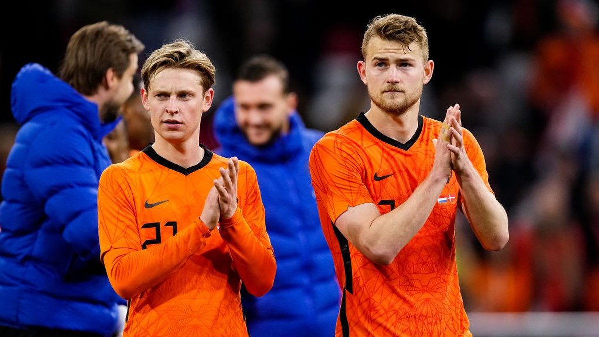Pemain Timnas Belanda, Frenkie de Jong dan Matthijs de Ligt. (Foto: BSR Agency/Getty Images)