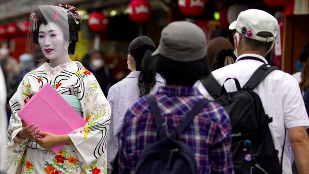 Hari pertama Jepang terima turis