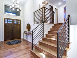 5 Ide Desain Tangga buat Rumah Kecil, dari Model Ngambang hingga Melingkar