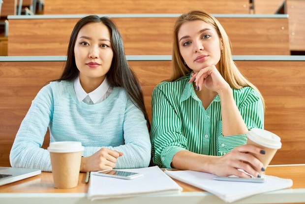 Zodiak yang akan lulus cepat di jurusan komunikasi