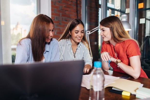 Zodiak yang akan lulus cepat di jurusan komunikasi
