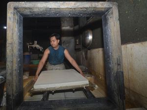 Perajin Tahu di Sumbar Pusing Gegara Kedelai Mahal Perajin Tahu di Sumbar Pusing Gegara Kedelai Mahal