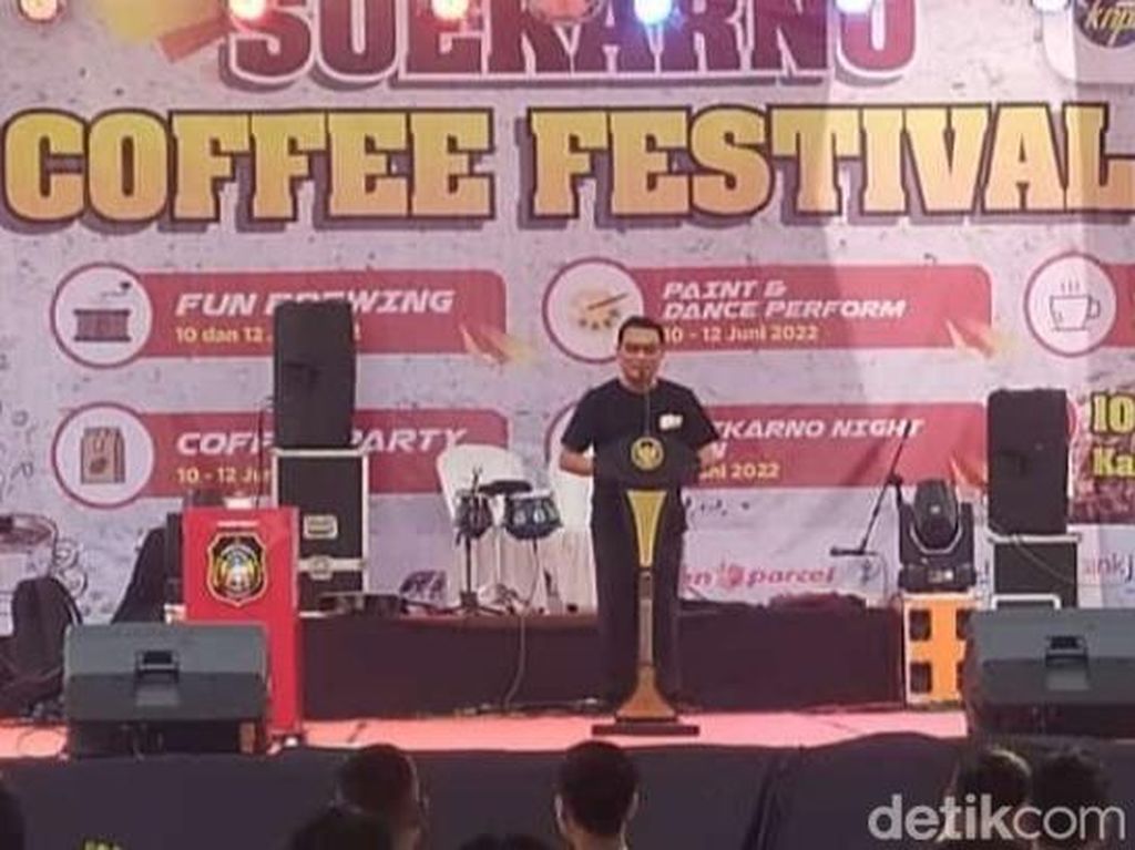 Soekarno Festival Coffe Blitar, Moeldoko: Anak Muda Jangan Jadi Beban Bangsa Soekarno Festival Coffe Blitar, Moeldoko: Anak Muda Jangan Jadi Beban Bangsa