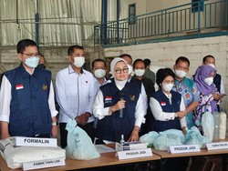 Petugas Gabungan Buru Pemasok Formalin Pabrik Tahu di Bogor