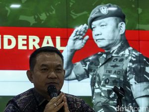 KSAD Hubungi Komisi I, Tepis Isu Tak Harmonis dengan Panglima TNI KSAD Hubungi Komisi I, Tepis Isu Tak Harmonis dengan Panglima TNI