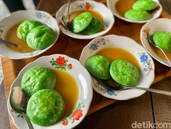 Lewat Karawang, Mampir Dulu Makan Soto Tangkar dan Sorabi Kuntilanak Legendaris