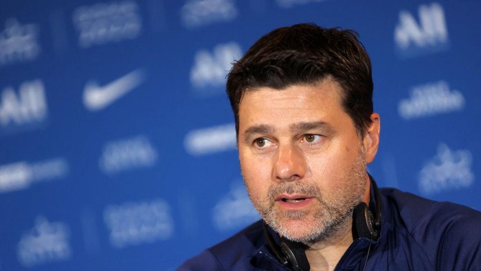 Paris Saint-Germains Argentinian head coach Mauricio Pochettino gives a press conference during the spring training camp in Qatars capital Doha on May 15, 2022. (Photo by KARIM JAAFAR / AFP) (Photo by KARIM JAAFAR/AFP via Getty Images)