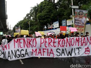 Momen Demonstran Dukung Kejagung Ungkap Kasus CPO Migor