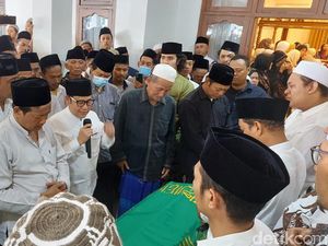 Terpopuler: Dimyati Rois Wafat dan MUI Jabar Siap Dampingi Pemakaman Eril