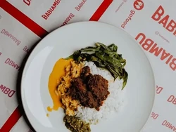 8 Fakta Geger Nasi Padang Babi di Jakarta