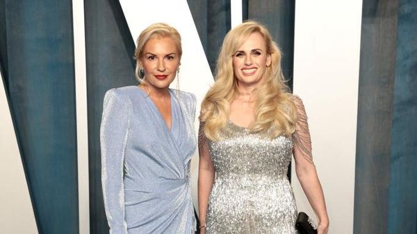 8 Foto Rebel Wilson & Kekasih Wanitanya, Ternyata Sering ke Red Carpet Bersama