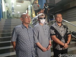 Sunan Kalijaga dan Rossy Silbne Laporkan Sutradara A ke Polisi Terkait Penganiayaan Sunan Kalijaga dan Rossy Silbne Laporkan Sutradara A ke Polisi Terkait Penganiayaan