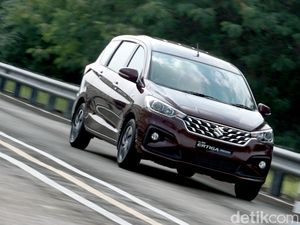 Jajal Suzuki Ertiga Hybrid: Tampang Sama, Hybrid-nya Bikin Istimewa Jajal Suzuki Ertiga Hybrid: Tampang Sama, Hybrid-nya Bikin Istimewa