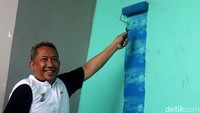 Sebelum kegiatan pembersihan kawasan Stadion GBLA ini, Wali Kota Bandung Yana Mulyana secara simbolis mengecat sebagian tembok GBLA yang tadinya berwarna hijau menjadi warna biru. Hal itu sejalan dengan GBLA yang digunakan Persib Bandung sebagai homebase.