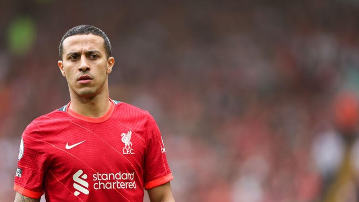 LIVERPOOL, ENGLAND - MAY 22: Thiago Alcantara of Liverpool during the Premier League match between Liverpool and Wolverhampton Wanderers at Anfield on May 22, 2022 in Liverpool, United Kingdom. (Photo by Matthew Ashton - AMA/Getty Images)