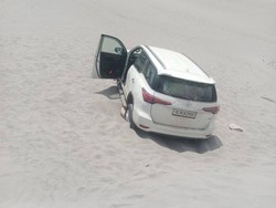 Jelajahi Sand Dunes dengan Fortuner, Pasangan Turis Didenda Rp 9 Juta